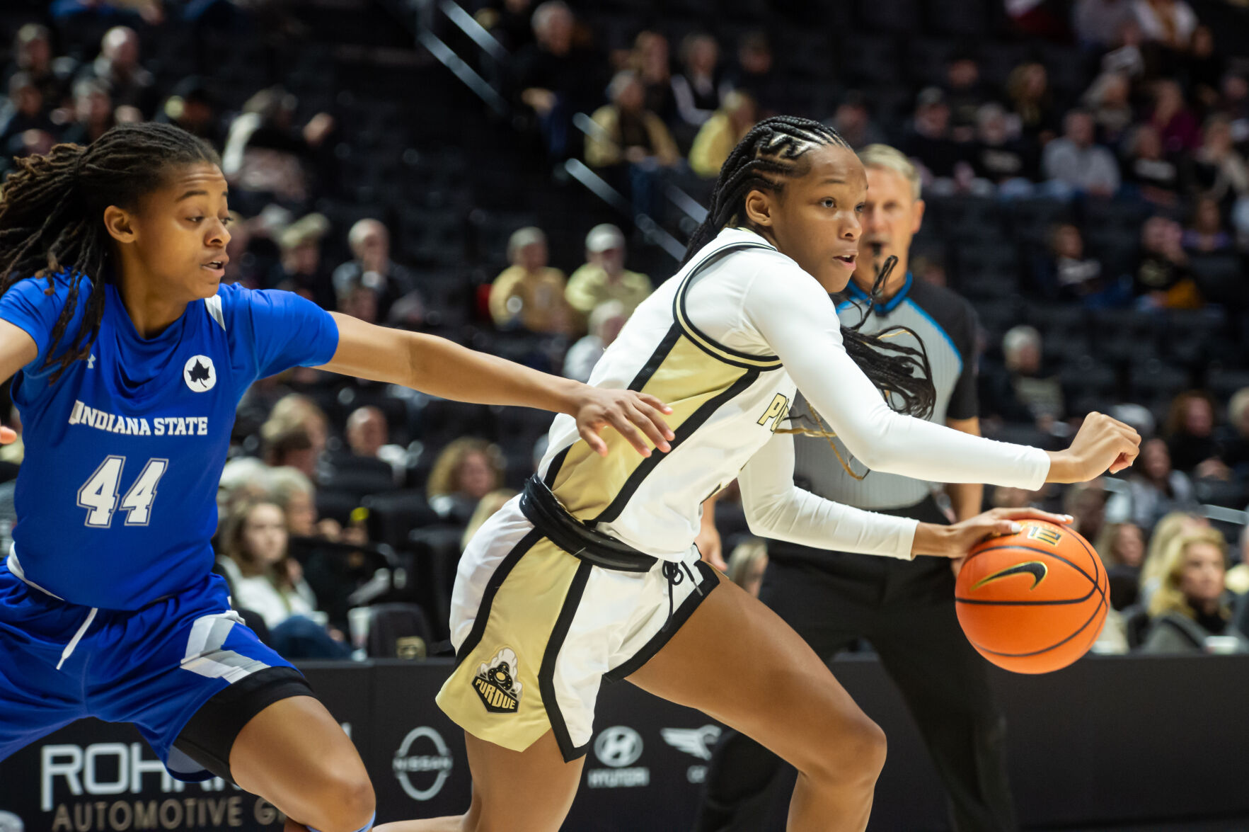 11/20/22 Indiana State, Jayla Smith dribbles by defender